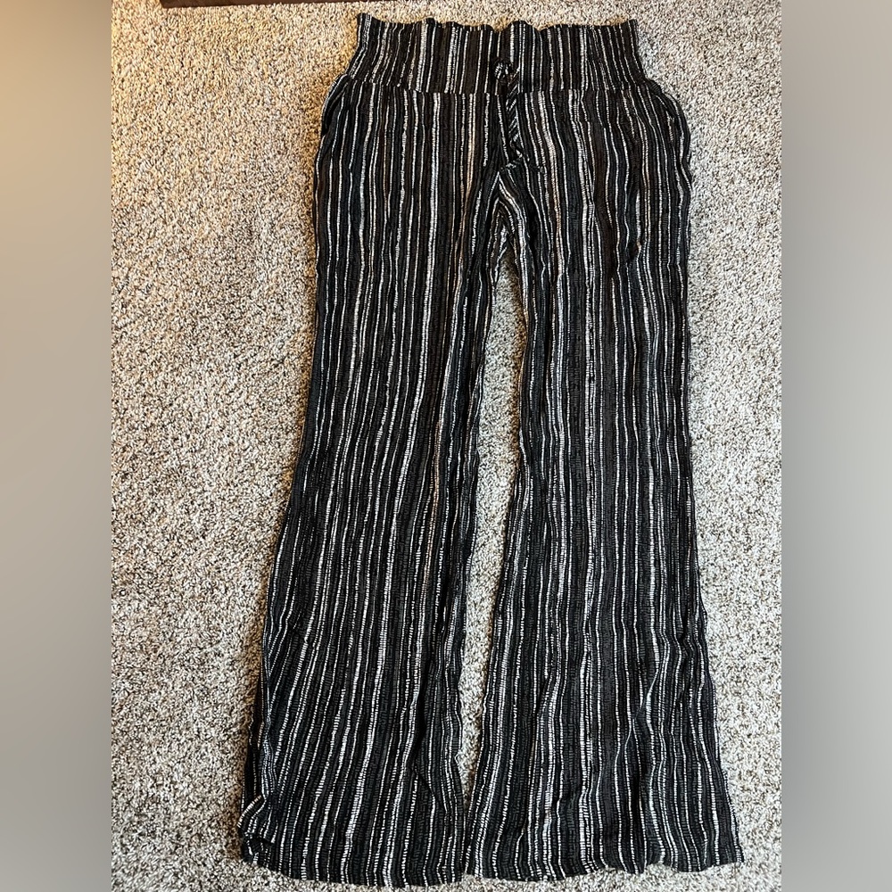 Peace & Pearl palazzo pants, size large